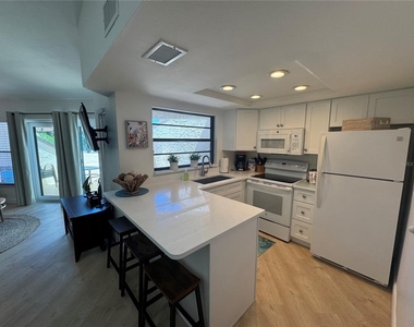 2571 Cyprus Drive - Photo Thumbnail 5