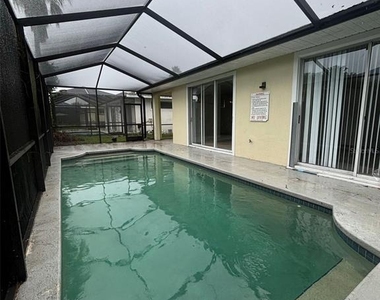 2915 Sunset Lakes Boulevard - Photo Thumbnail 1