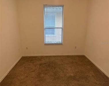 2915 Sunset Lakes Boulevard - Photo Thumbnail 10