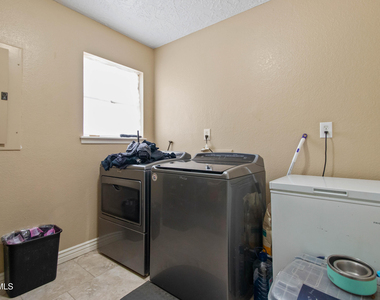 8614 Holmsely Trail - Photo Thumbnail 7