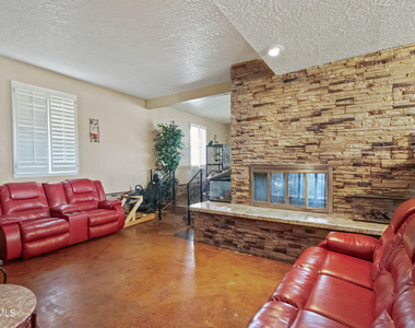8614 Holmsely Trail - Photo Thumbnail 10