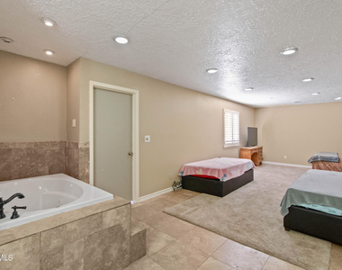 8614 Holmsely Trail - Photo Thumbnail 17