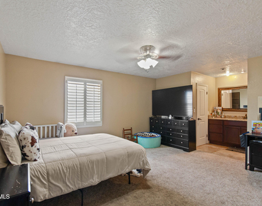 8614 Holmsely Trail - Photo Thumbnail 12