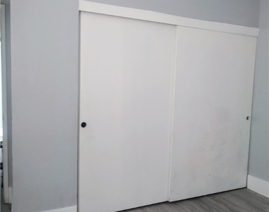 4614 Grand Drive - Photo Thumbnail 18