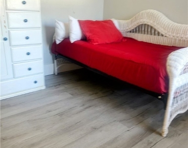4614 Grand Drive - Photo Thumbnail 5