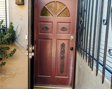 4614 Grand Drive - Photo Thumbnail 3