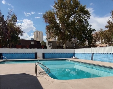 4614 Grand Drive - Photo Thumbnail 11