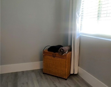 4614 Grand Drive - Photo Thumbnail 14