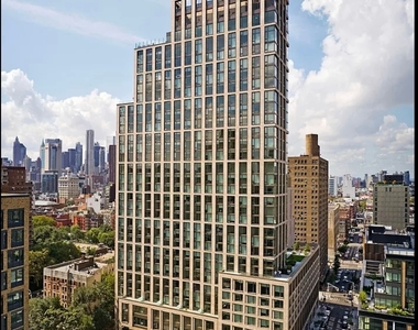 Suffolk Street - Photo Thumbnail 17