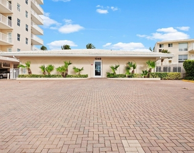 1050 Hillsboro Mile - Photo Thumbnail 24