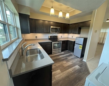 2736 Silver Creek Drive - Photo Thumbnail 8