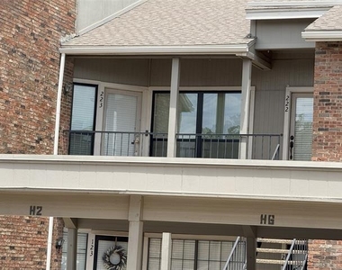 2736 Silver Creek Drive - Photo Thumbnail 1
