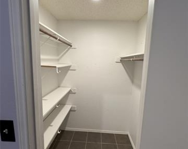 2736 Silver Creek Drive - Photo Thumbnail 14