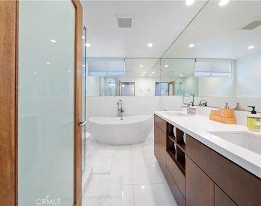31654 Broad Beach Road - Photo Thumbnail 30