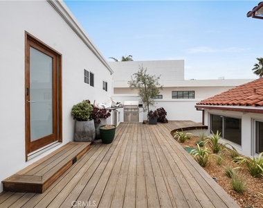 31654 Broad Beach Road - Photo Thumbnail 60