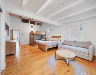 31654 Broad Beach Road - Photo Thumbnail 36