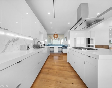 31654 Broad Beach Road - Photo Thumbnail 19