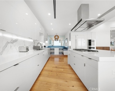 31654 Broad Beach Road - Photo Thumbnail 18