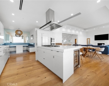 31654 Broad Beach Road - Photo Thumbnail 17