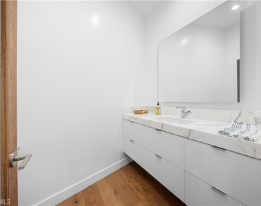 31654 Broad Beach Road - Photo Thumbnail 25