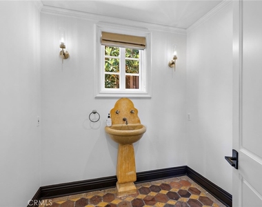 1316 Beverly Grove Place - Photo Thumbnail 3
