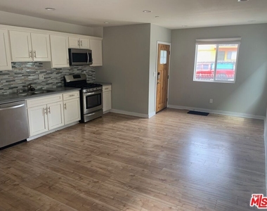 5526 Barton Avenue - Photo Thumbnail 3