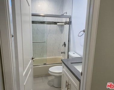 5526 Barton Avenue - Photo Thumbnail 9