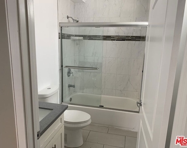 5526 Barton Avenue - Photo Thumbnail 5