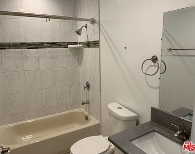 5526 Barton Avenue - Photo Thumbnail 15