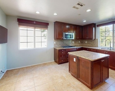 5655 Como Circle - Photo Thumbnail 5