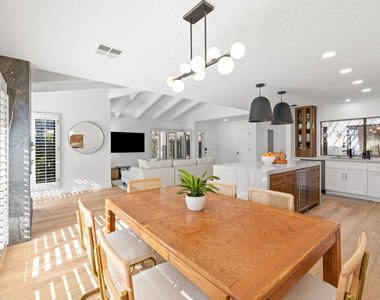 72417 Rolling Knolls Drive - Photo Thumbnail 8