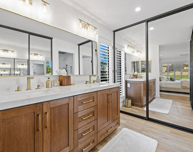 72417 Rolling Knolls Drive - Photo Thumbnail 13