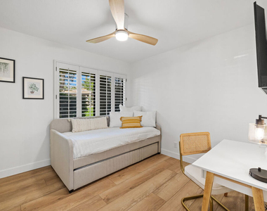 72417 Rolling Knolls Drive - Photo Thumbnail 20