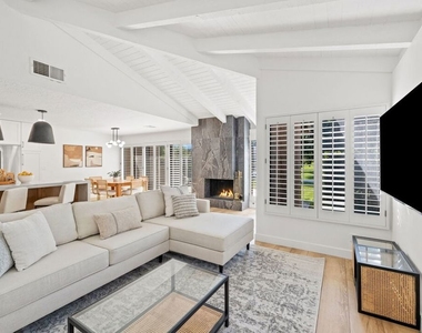 72417 Rolling Knolls Drive - Photo Thumbnail 1