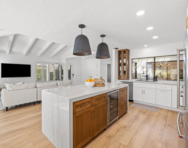 72417 Rolling Knolls Drive - Photo Thumbnail 5