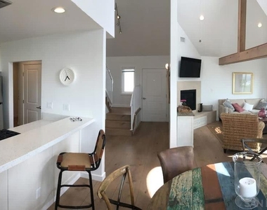 5112 Saratoga Ave - Photo Thumbnail 2