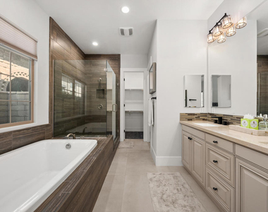 80450 Platinum Way - Photo Thumbnail 24