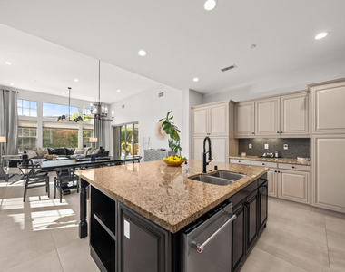 80450 Platinum Way - Photo Thumbnail 11