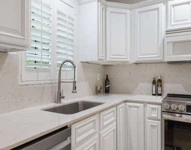 900 Jasmine Lane - Photo Thumbnail 5