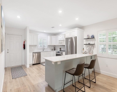 900 Jasmine Lane - Photo Thumbnail 10