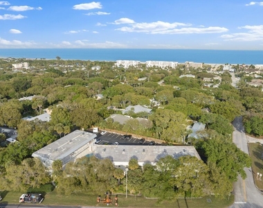 900 Jasmine Lane - Photo Thumbnail 2