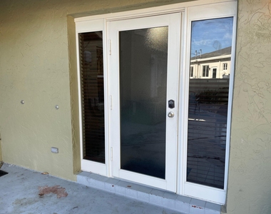 711 Ne 14 Street - Photo Thumbnail 15