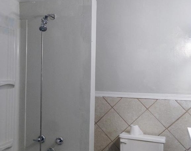 4102 Park Heights Avenue - Photo Thumbnail 12