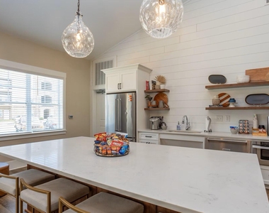 170 Grove Circle - Photo Thumbnail 20