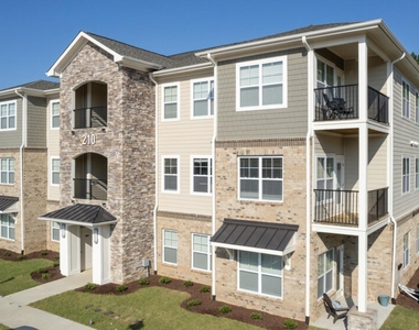 170 Grove Circle - Photo Thumbnail 2