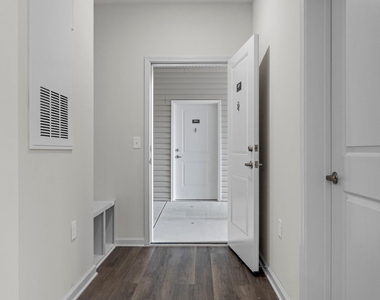 170 Grove Circle - Photo Thumbnail 4