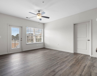 170 Grove Circle - Photo Thumbnail 11