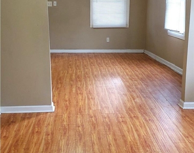 4515 White Rock Street - Photo Thumbnail 3