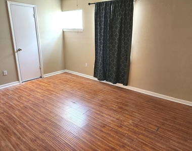 4515 White Rock Street - Photo Thumbnail 6