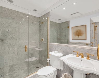 271 Broad Avenue S - Photo Thumbnail 7